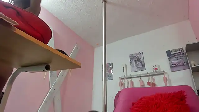 EMMA SWEETT1 online show from September 16, 6:27 pm