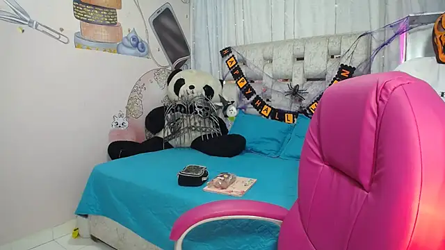 EMMA SWEETT1 online show from November 1, 5:39 pm