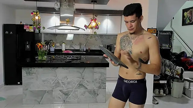 vicky wendy hot sexx online show from April 22, 4:31 am