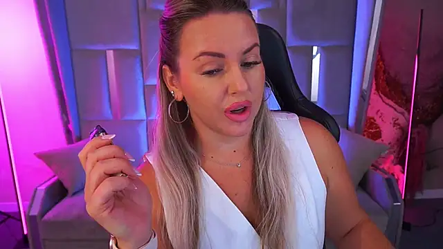 KiraCandyS online show from September 19, 9:03 pm