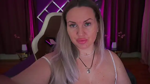 KiraCandyS online show from March 30, 9:03 pm