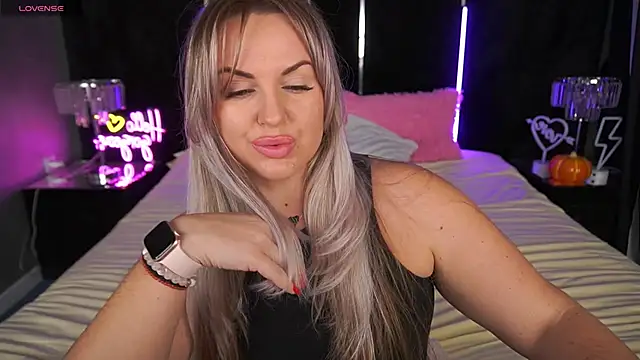 KiraCandyS online show from November 17, 9:04 pm