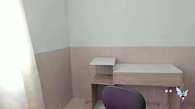 linnie  online show from September 9, 6:19 pm