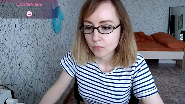 Athena Richards online show from April 5, 8:57 am