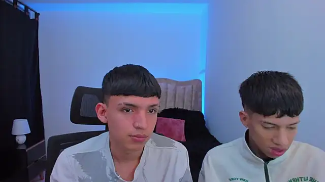 Snapshot of Juan_Nd_Steven chatting on September 23, 4:21 am Juan Nd Steven online show from September 23, 4:21 am