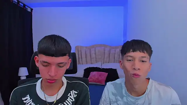 Snapshot of Juan_Nd_Steven chatting on October 8, 4:39 am Juan Nd Steven online show from October 8, 4:39 am