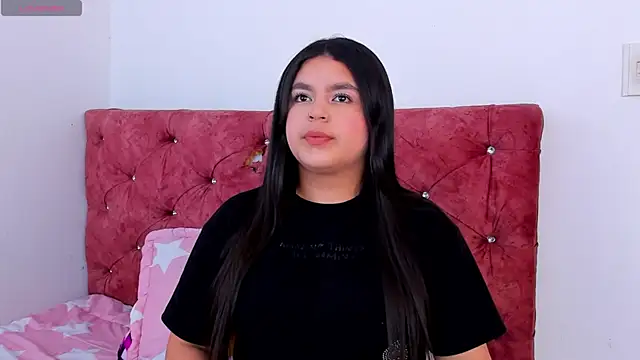 skyhotgirll online show from July 15, 7:18 pm
