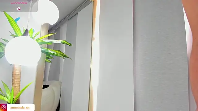  Antonnela  online show from March 4, 6:58 pm