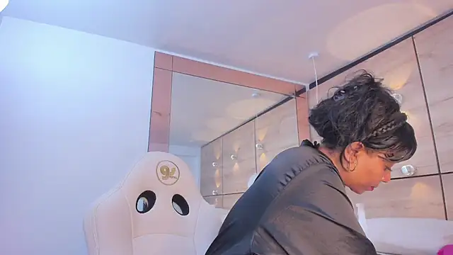 martina touss online show from November 7, 12:11 pm