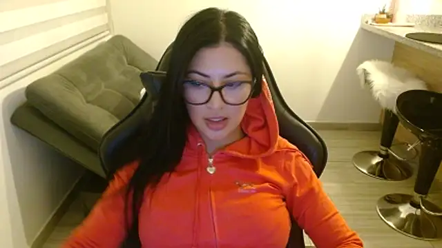 Charlotte cute18 online show from April 22, 2:52 am