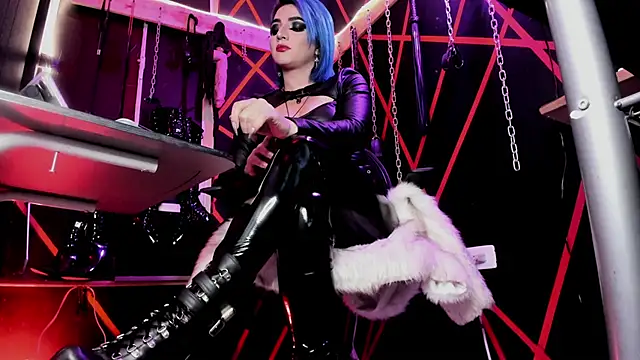 missdarklady online show from February 13, 12:45 am