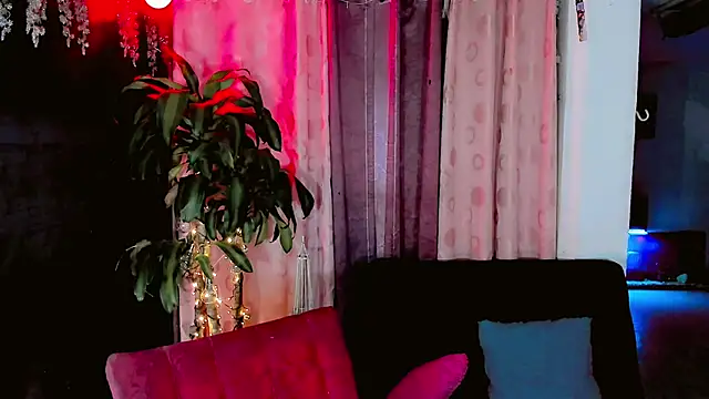 the-horus-girl online show from January 6, 5:55 am