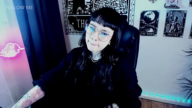 Demongirl6666 online show from December 19, 9:07 pm