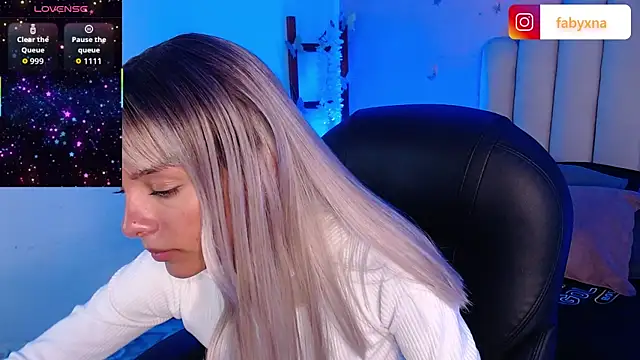 peyton golden1 online show from October 1, 4:06 am