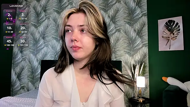 Vanessa Walters online show from October 2, 3:11 am