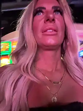 blondiluvsanal online show from March 8, 3:05 pm