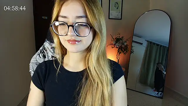 SweetJennaa online show from June 18, 1:51 am