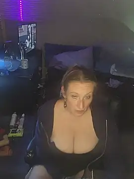 lilyhornyhousewife online show from July 31, 4:52 pm