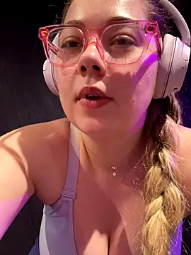 brooklynivy online show from October 11, 8:41 am