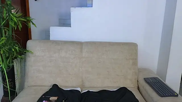 Lorenne Miller online show from February 21, 6:36 am