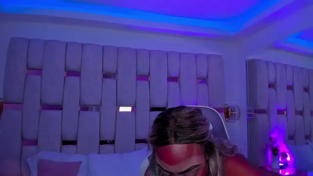 mia schwarz online show from April 6, 10:00 pm