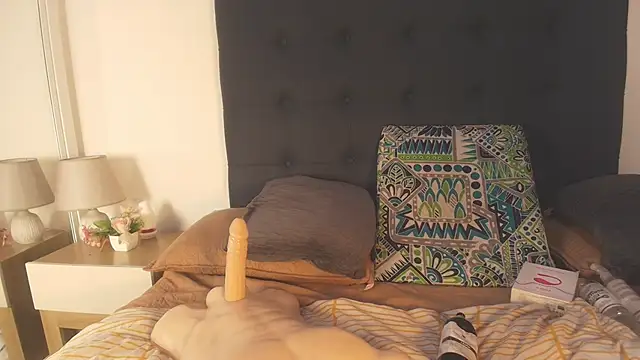 Evelonga 707 online show from March 17, 7:07 pm