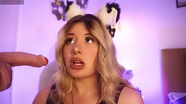 Khali reed  online show from April 18, 4:48 am