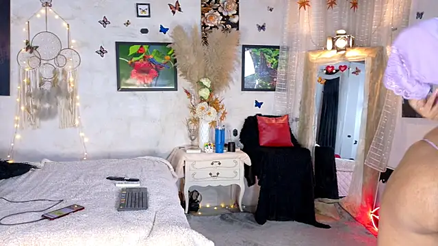 Kyara Queen online show from March 23, 5:41 pm