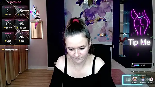 Snapshot of AriaGray chatting on October 13, 1:36 pm AriaGray online show from October 13, 1:36 pm