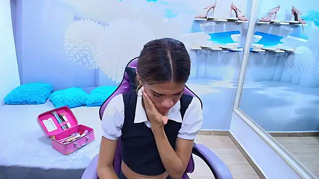 DEMI LEED online show from March 3, 11:49 am