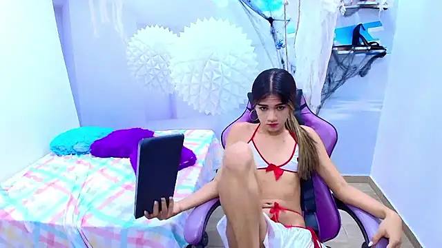 DEMI LEED online show from October 24, 2:13 pm