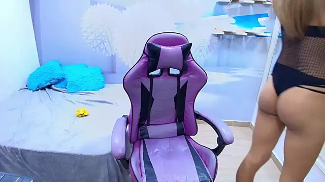 DEMI LEED online show from March 7, 12:45 pm