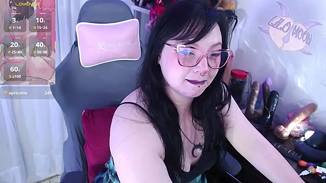 Snapshot of LiloMoon69 chatting on September 20, 1:42 pm LiloMoon69 online show from September 20, 1:42 pm