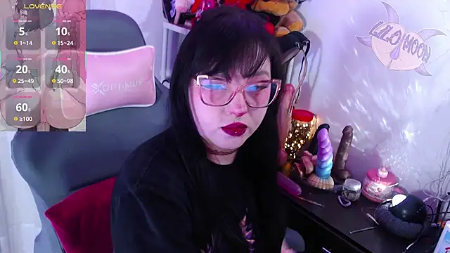 Snapshot of LiloMoon69 chatting on October 14, 2:30 pm LiloMoon69 online show from October 14, 2:30 pm