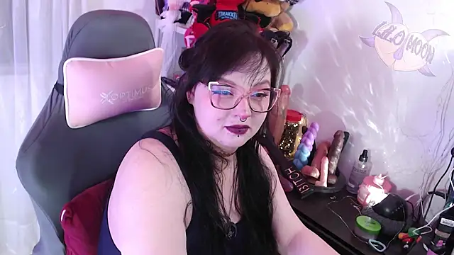 Snapshot of LiloMoon69 chatting on September 10, 12:05 pm LiloMoon69 online show from September 10, 12:05 pm