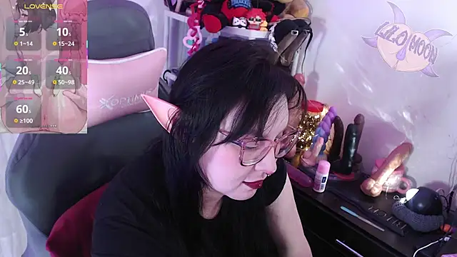 Snapshot of LiloMoon69 chatting on September 30, 1:17 pm LiloMoon69 online show from September 30, 1:17 pm