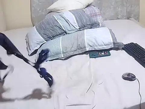 slender sweet online show from March 29, 3:44 pm