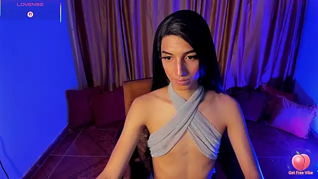 CharlotteLauren online show from August 6, 11:11 pm