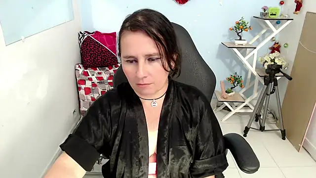 victoria jones online show from November 21, 5:37 pm