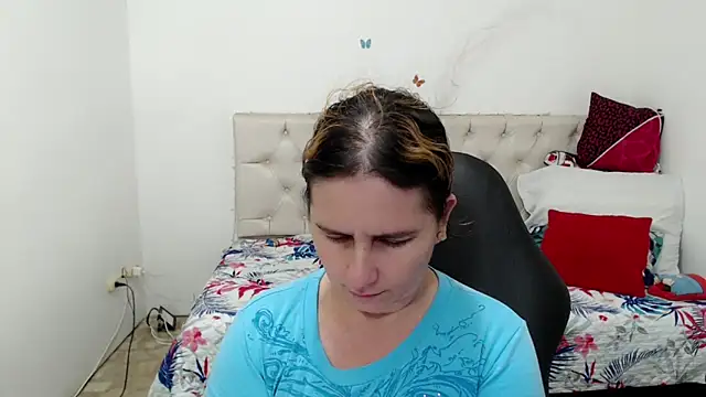 victoria jones online show from April 20, 2:20 pm