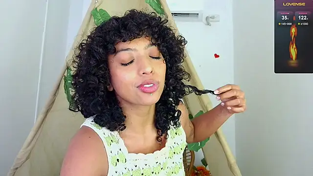 Ariella Ruiz online show from December 22, 12:41 pm