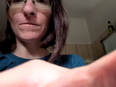 Milky hairy mommy online show from October 1, 7:57 am