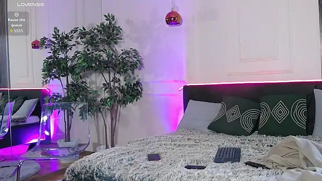 CreamyInkky  online show from October 30, 8:27 am