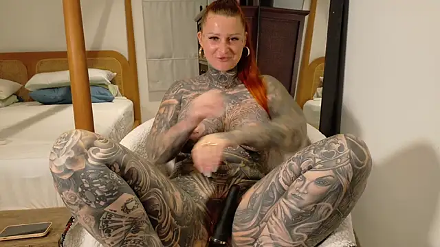 Snapshot of Inked_lorena chatting on October 5, 6:13 pm Inked lorena online show from October 5, 6:13 pm