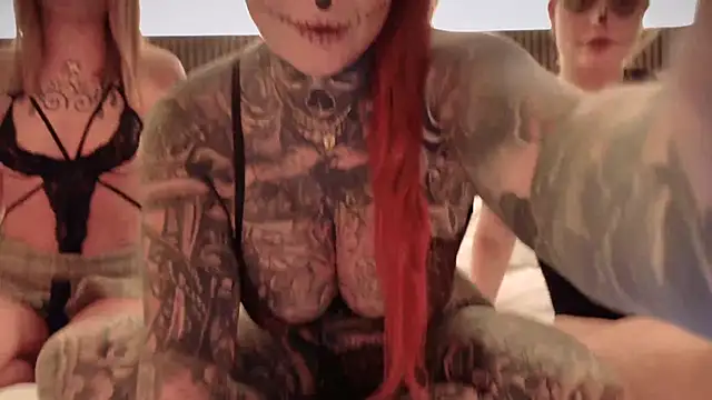 Snapshot of Inked_lorena chatting on October 31, 7:40 pm Inked lorena online show from October 31, 7:40 pm