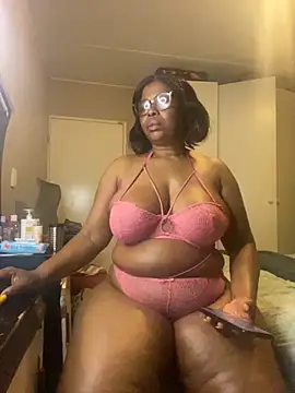 Nomthie online show from November 3, 5:17 pm