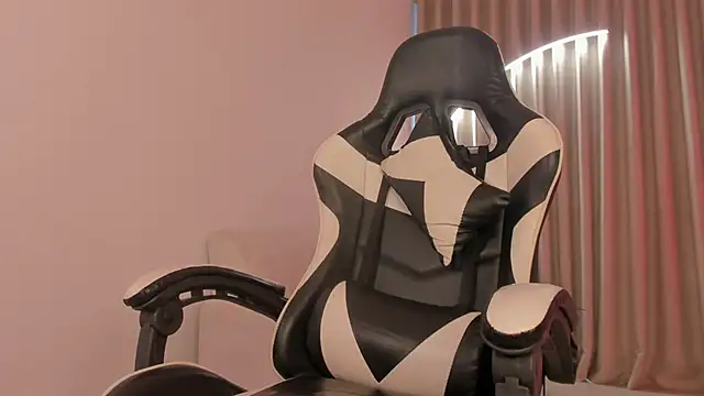 SavannahWildee online show from October 4, 11:27 am