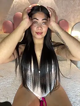  MadiLee  online show from May 26, 2:11 am