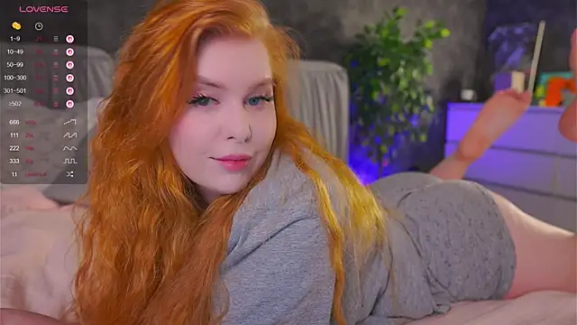 RedHotVixen0 online show from December 1, 11:18 pm