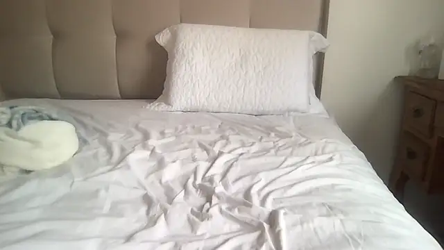 paolajonez online show from February 4, 4:43 pm